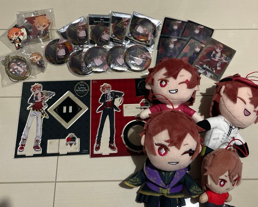 ツイステッドワンダーランド ツイステ エース・トラッポラ 缶バッジ まとめ売り Amazon.co.jp: 【エース・トラッポラ】 ディズニー ツイステッド