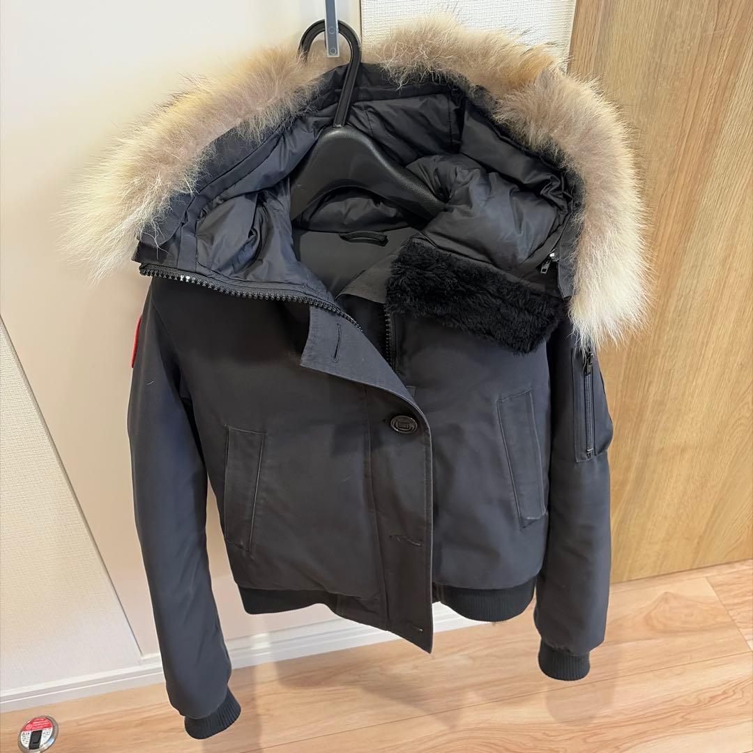 ファー付きブラックダウンジャケット