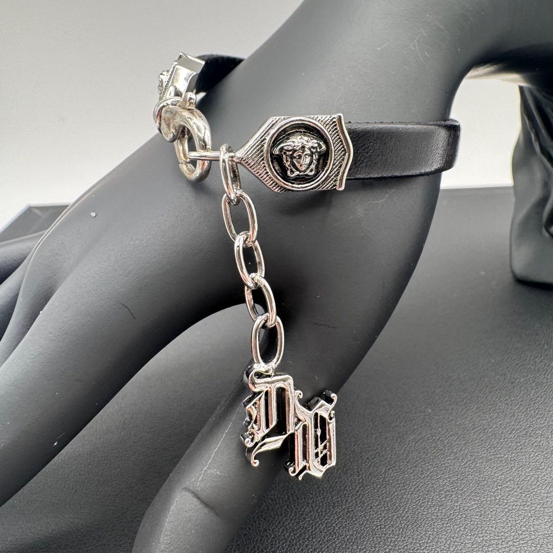 レア VERSACE ヴェルサーチ レザー ブレスレット チャーム イタリア製