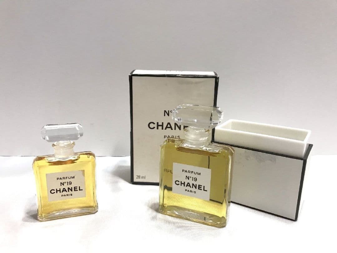 香水 ■ シャネル CHANEL ■ No.19 パルファム 28ml 14ml CHANEL シャネルNo.19 PARFUM 14ml 未使用 - メルカリ