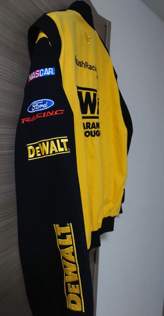NASCARレーシングジャケット DeWALT - メルカリ