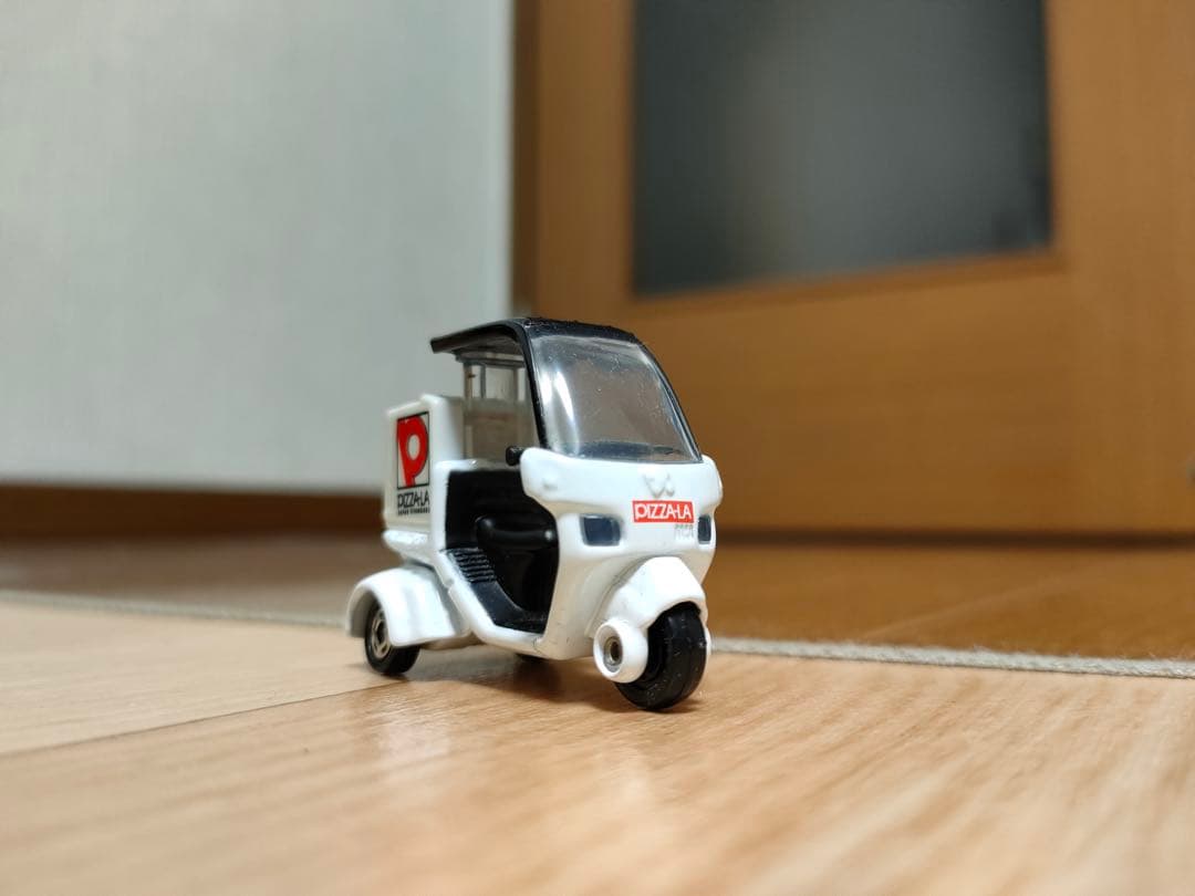 トミカ　デリバリーバイク　ピザーーラ