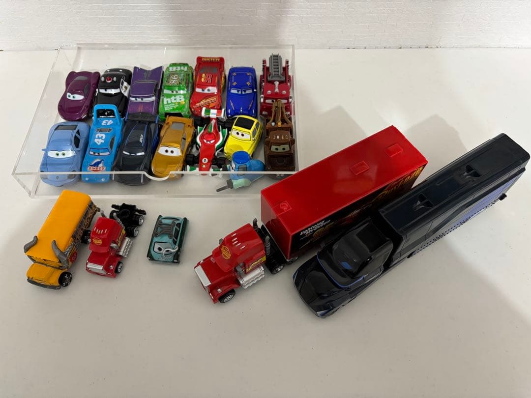 ディズニー カーズ ミニカー まとめ売り マックィーン メーター トレーラー付き