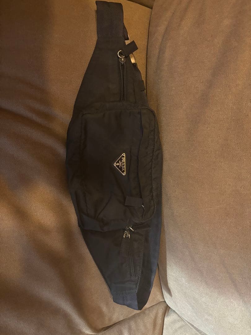 【極美品✨】プラダ ボディバッグ テスートナイロン 三角ロゴ 黒 V210 極美品】プラダ ボディバッグ 三角ロゴ ナイロン ブラック 白タグ