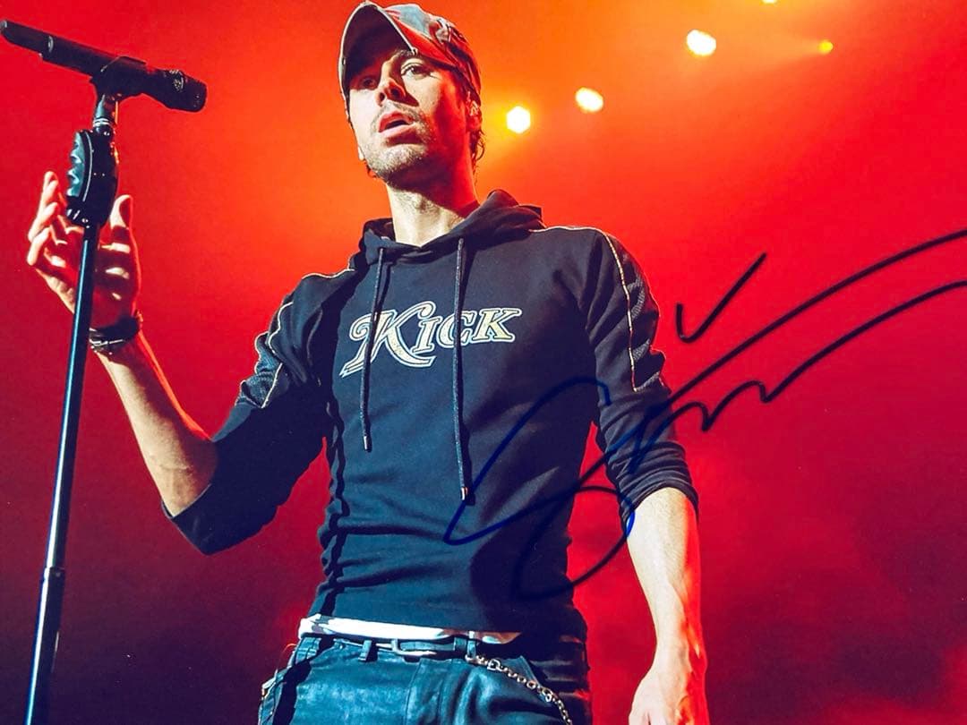 エンリケ・イグレシアス直筆サイン入り超 大型写真…