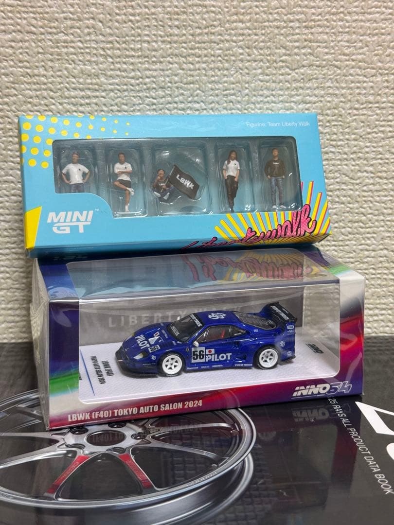 Inno64 MiniGT 1/64 LBWK F40ミニカーとフィギュアセット INNO 1/64 Liberty Walk F40 Tokyo Auto Salon 2023 - ミニカー専門店