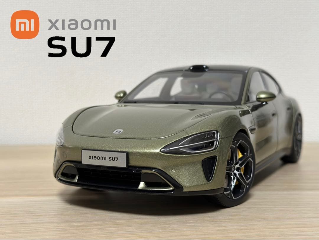 1/18 ミニカー　Xiaomi SU7 オリーブグリーン