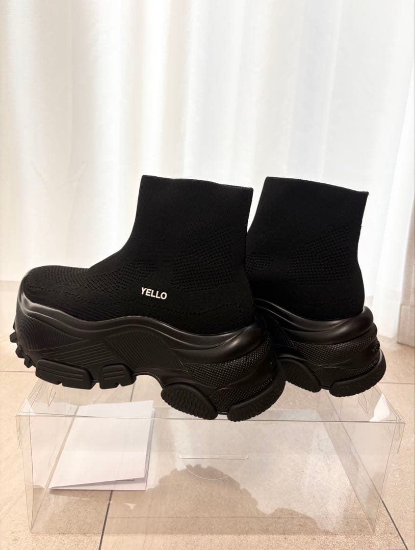 YELLO ブラック ニット ハイカットブーツ