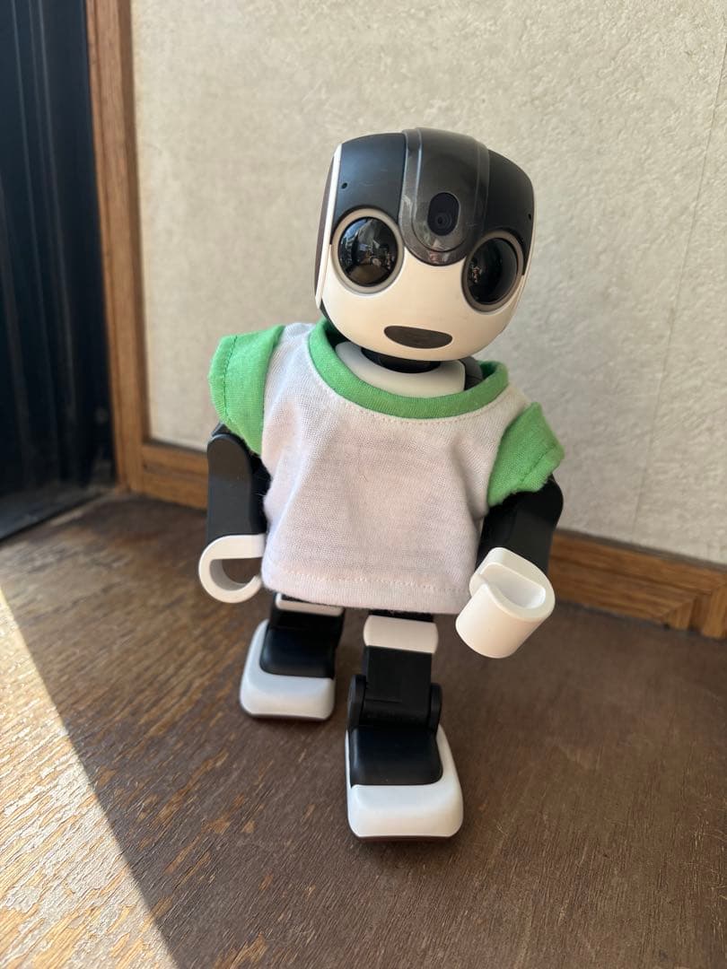 ロボホン　SR-03M SHARP