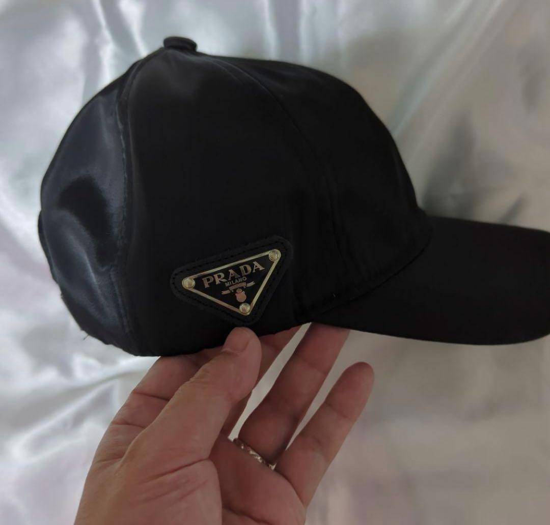 PRADA ノベルティキャップ　未使用に近い