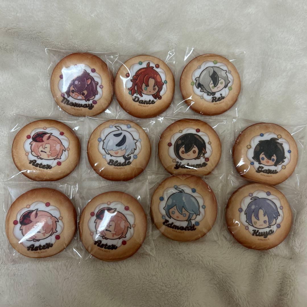 鞍*馬様 nuカーニバル ふわふわ缶バッジ　箔押しチェキ風カード　カレンダー 1080x.jpg?