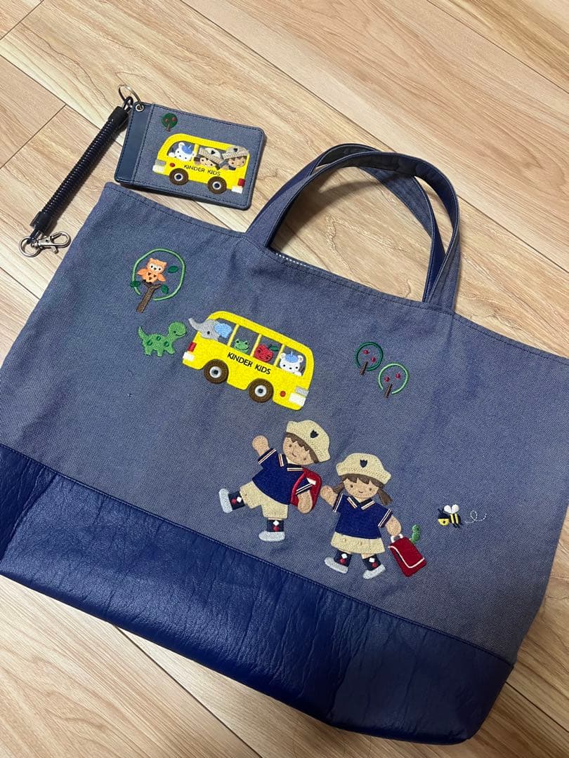 新品未使用パスケースとレッスンバッグ