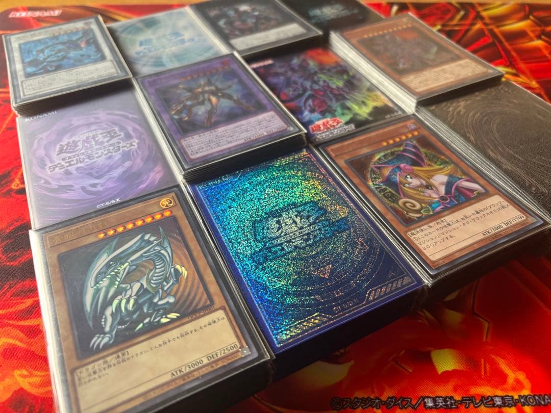 遊戯王デッキまとめ売り　青眼の白龍　ブラック・マジシャン・ガール　HERO 他