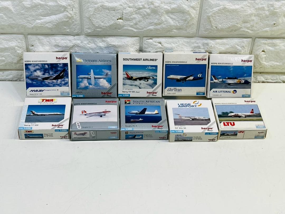 211Z herpa 航空機モデル 10個セット 飛行機模型 まとめ売り 573801 Herpa KLM / KLMオランダ航空 A321neo PH-AXE Landkaartje/Map