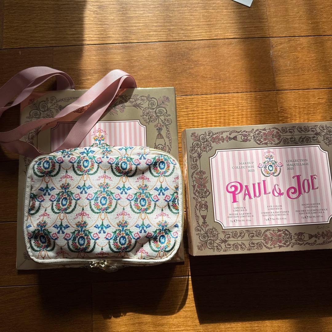 完売　PAUL & JOE メイクアップコレクションポーチ 限定版 PAUL & JOE ACCESSOIRES（ポールアンドジョーアクセソワ） ポール