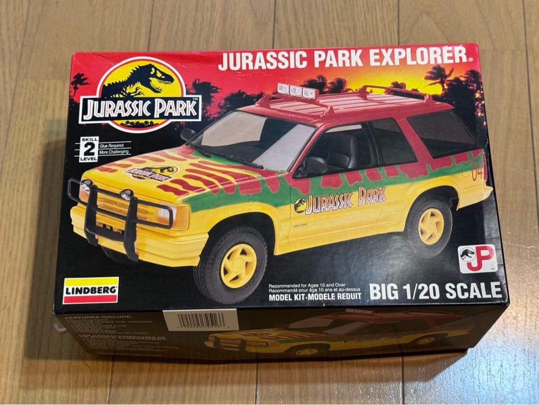 ジュラシックパーク　プラモデル　ジュラシックワールド　車　エクスプローラー　恐竜