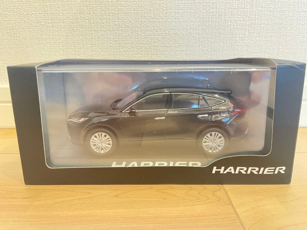 トヨタ ハリアー ミニカー 1/30スケール プレシャスブラックパール非売品