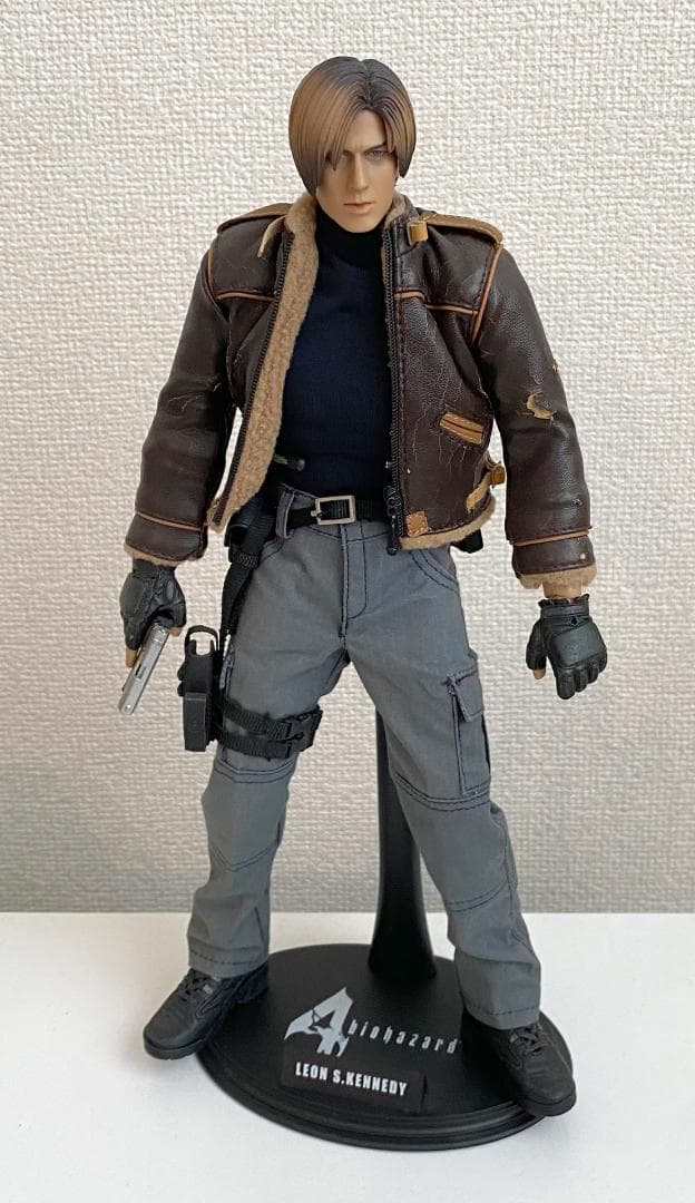 【開封済中古品】バイオハザード4　レオン・S・ケネディ 【ホットトイズ】