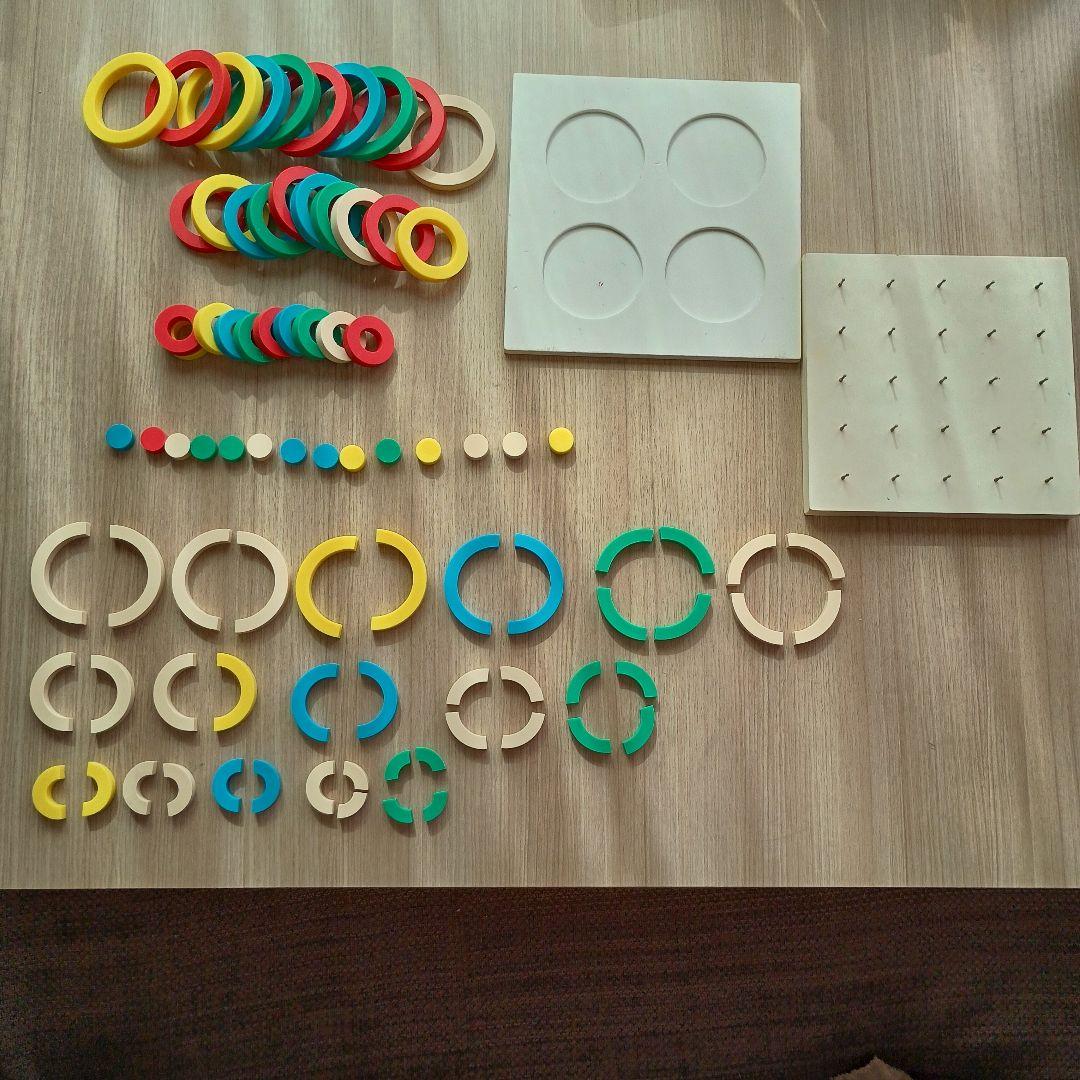 童具館　ケルンモザイク　円弧　ピンボード