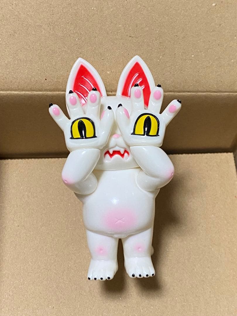 grapebrain ジゴクネコおにぎり　ソフビ