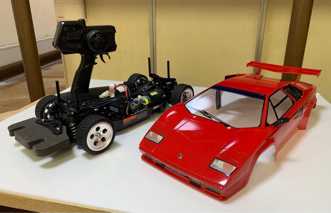 タミヤ 1/10 RC ランボルギーニ・カウンタック