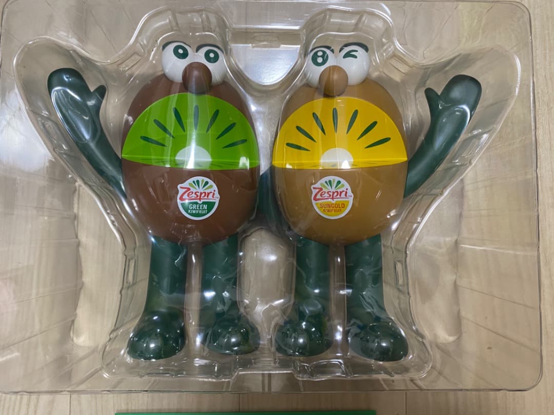 新品キウイブラザーズ特大フィギュア