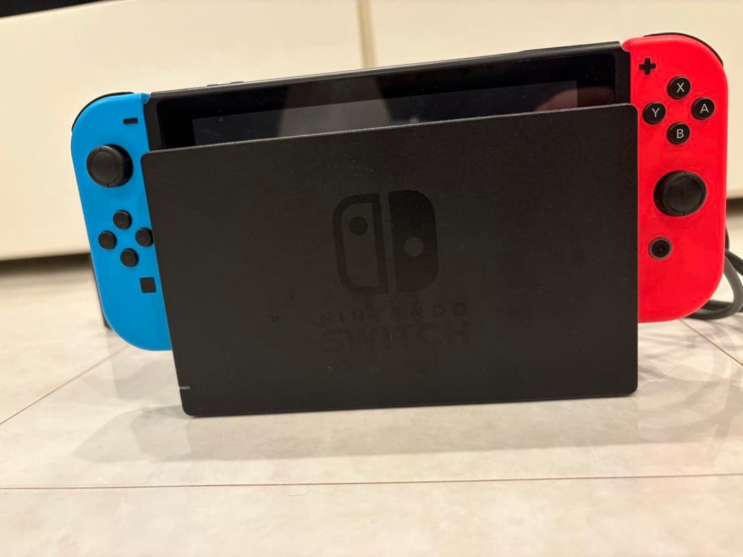 Nintendo Switch 本体 青/赤 Joy-Con 付属品完品 任天堂 HADSKABAH Nintendo Switch本体 Joy-Con(L)ネオンブルー/(R