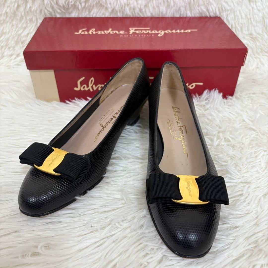 美品✨ フェラガモ ヴァラパンプス パンプス リザード型押し 金ロゴ リボン