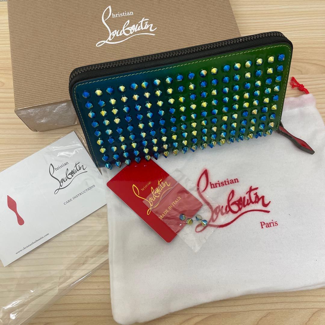 ルブタン スタッズ トゲトゲ 長財布 美品 ユニセックス - メルカリ