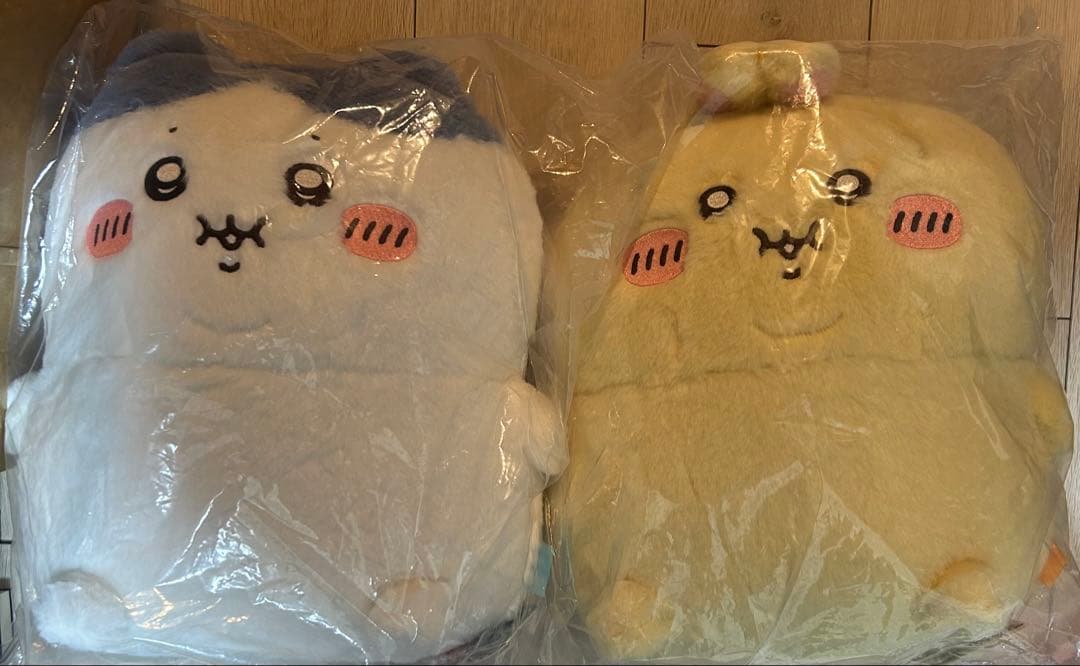 ちいかわ　重め！ぼっちゃり抱っこぬいぐるみ　うさぎ　ハチワレ　2点セット