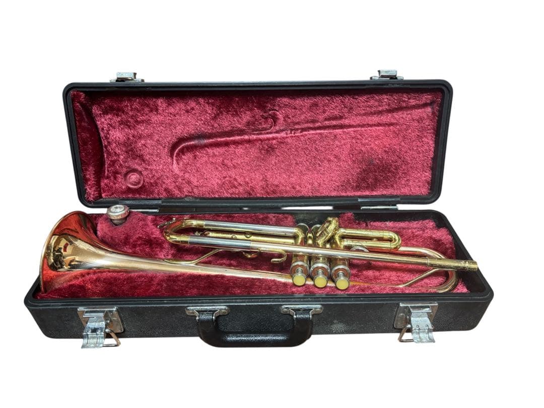ジャンク 赤ベルYAMAHA トランペット YTR-3320 純正マウスピース付 ジャンク 赤ベルYAMAHA トランペット YTR-3320 純正マウスピース付
