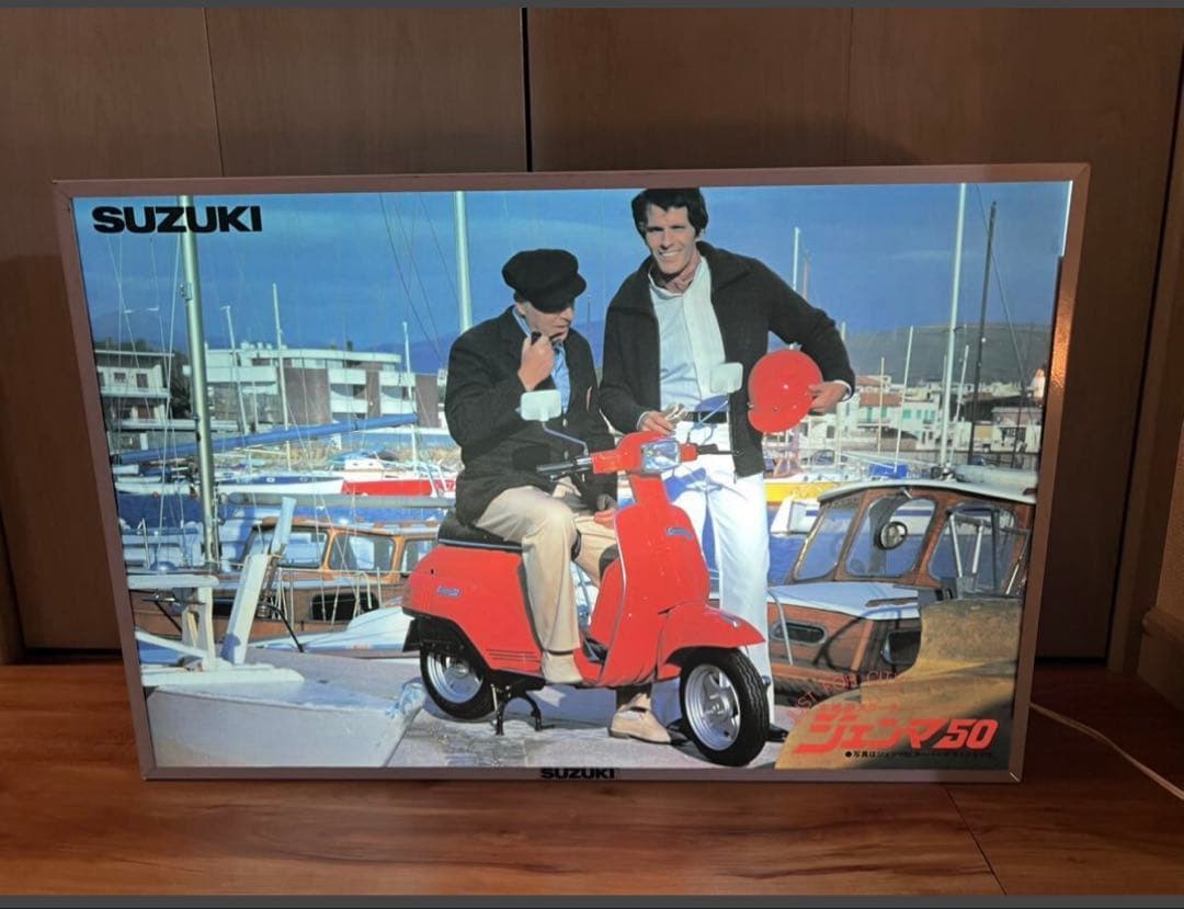 スズキジェンマ電気看板　希少。 スズキ ジェンマ」は漫画『AKIRA』のあのバイク⁉︎ かつての不良