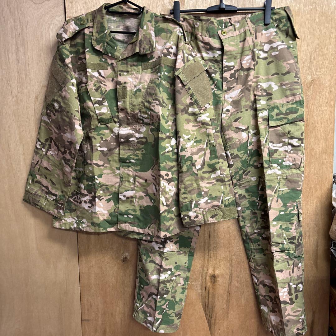 迷彩 戦闘服 上着とズボンセット　0130o174 迷彩 戦闘服 上着とズボンセット 0130o174 - メルカリ