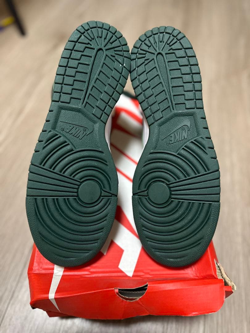 定価以下 箱傷み有NIKE DUNK HIGH 