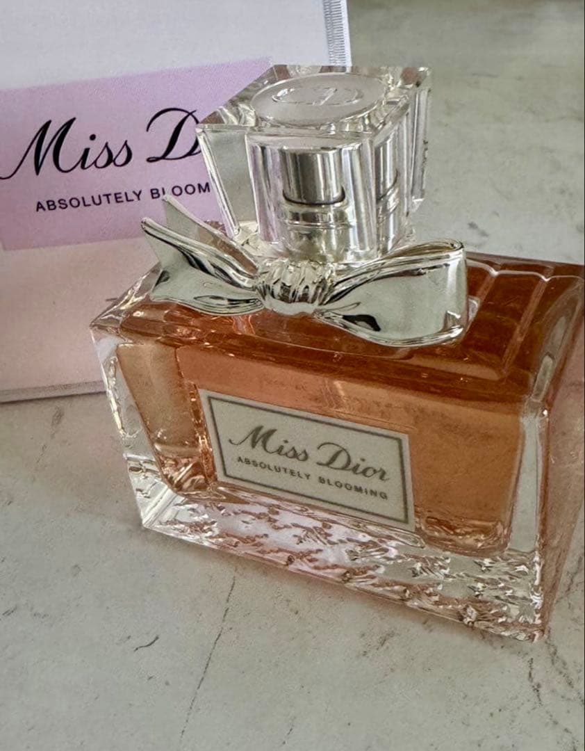 新品ミスディオールアブソリュートリーブルーミングオードゥパルファン 50ml