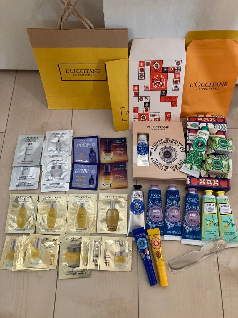 ロクシタン ハンドクリーム　ネイルオイル　ハンドソープ　スパチュラ　ディヴァイン