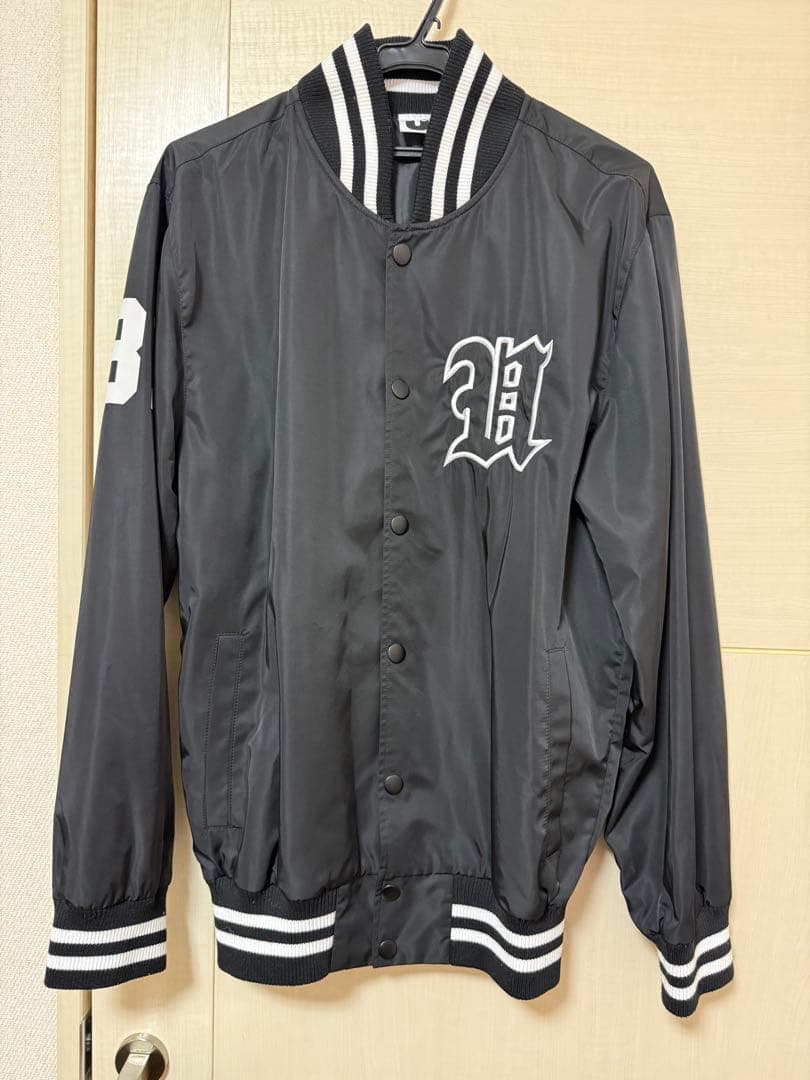 UVERworldスタジャン UWロゴ 着用2回】UVERworld スタジャンの通販 by らくま｜ラクマ