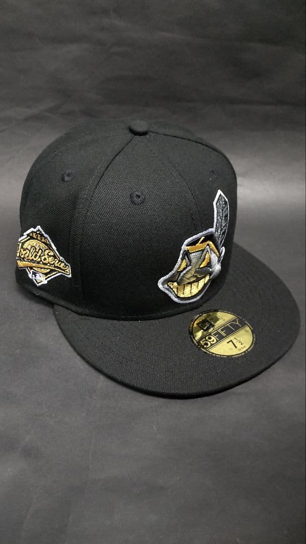 ニューエラクリーブランドインディアンス ワフー酋長ロゴブラックゴールドキャップ1