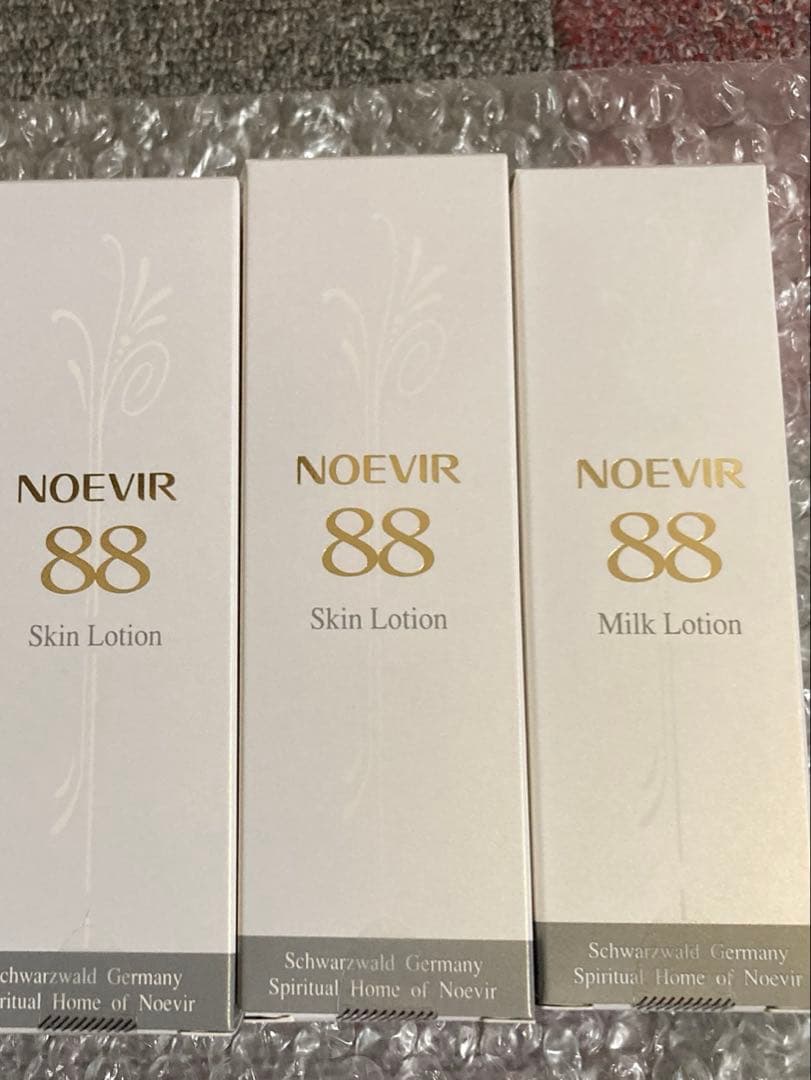 ノエビア　88 スキンローション2本　ミルクローション1本