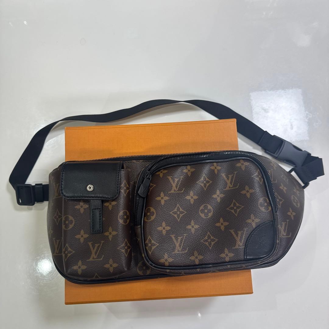 LOUIS VUITTON ボディバッグ モノグラム