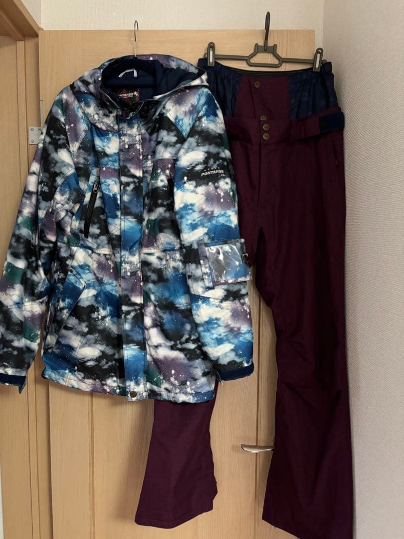 美品　PONTAPESポンタペス　スノボ　上下セット　ジャケットパンツ　宇宙柄L ポンタぺス（PONTAPES） スノーボードウェア 上下セット スノボウェア
