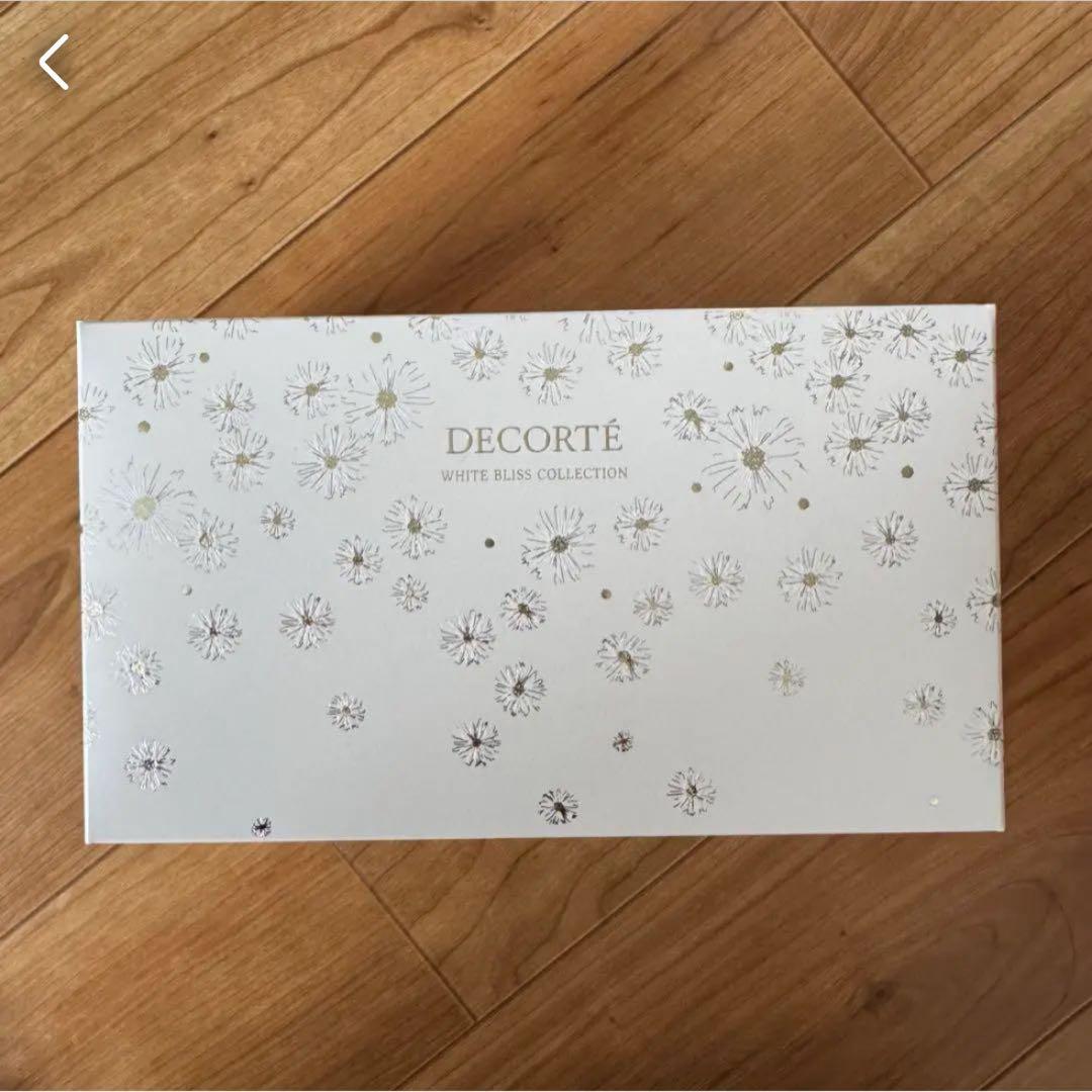 コスメデコルテ　クリスマスコフレ2024 ホワイトブリスコレクション