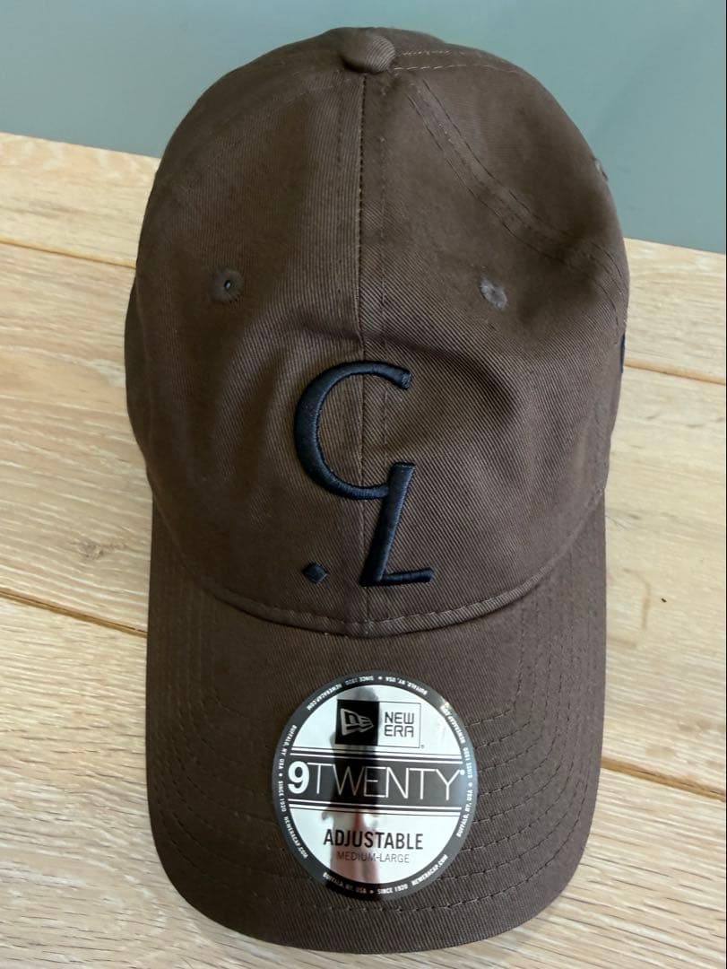 CLANE × New Era® CL LOGO CAP (ブラウン)