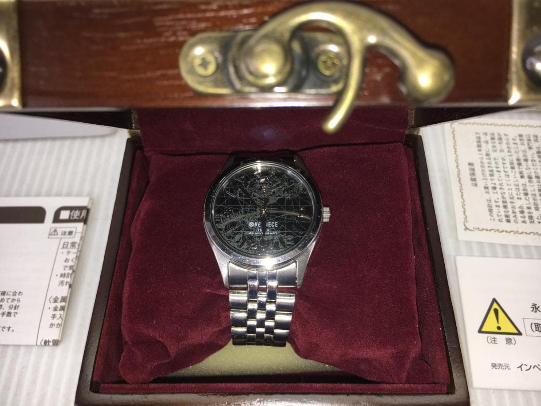 ワンピース 10周年 公式ウォッチ 黄金の指針 ゴールデンポース