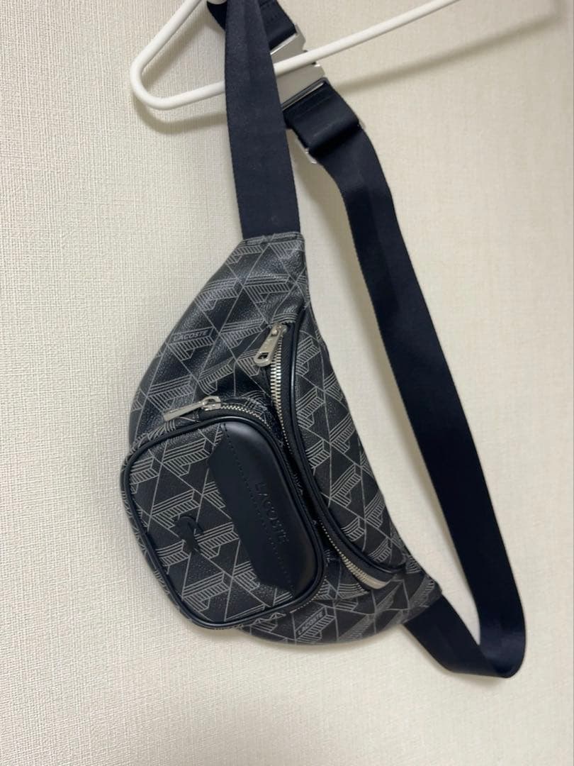 ラコステ LACOSTE ボディバッグ　モノグラム