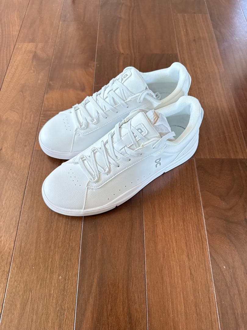 【未使用】　On 白スニーカー　26.5cm