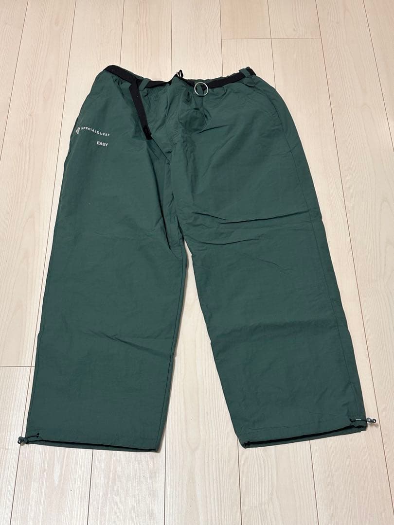 ダークグリーンスノーボードウェア