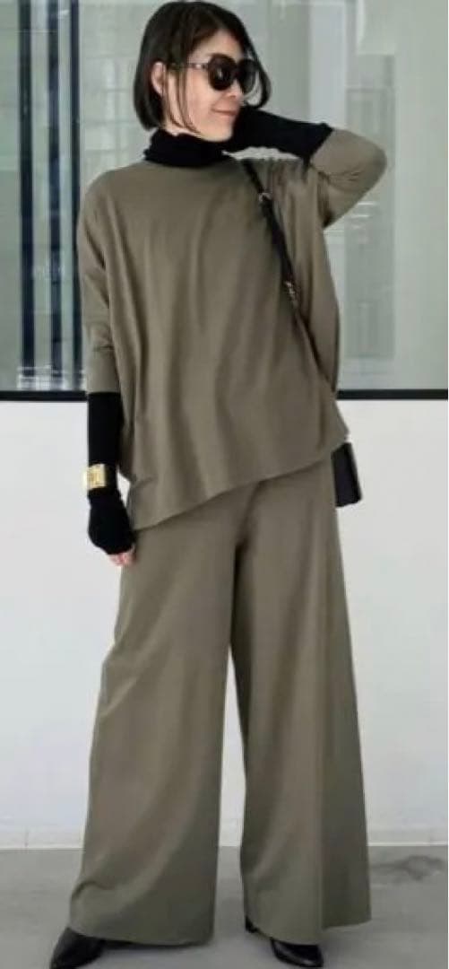 アパルトモン　FluTTER カーキセットアップ