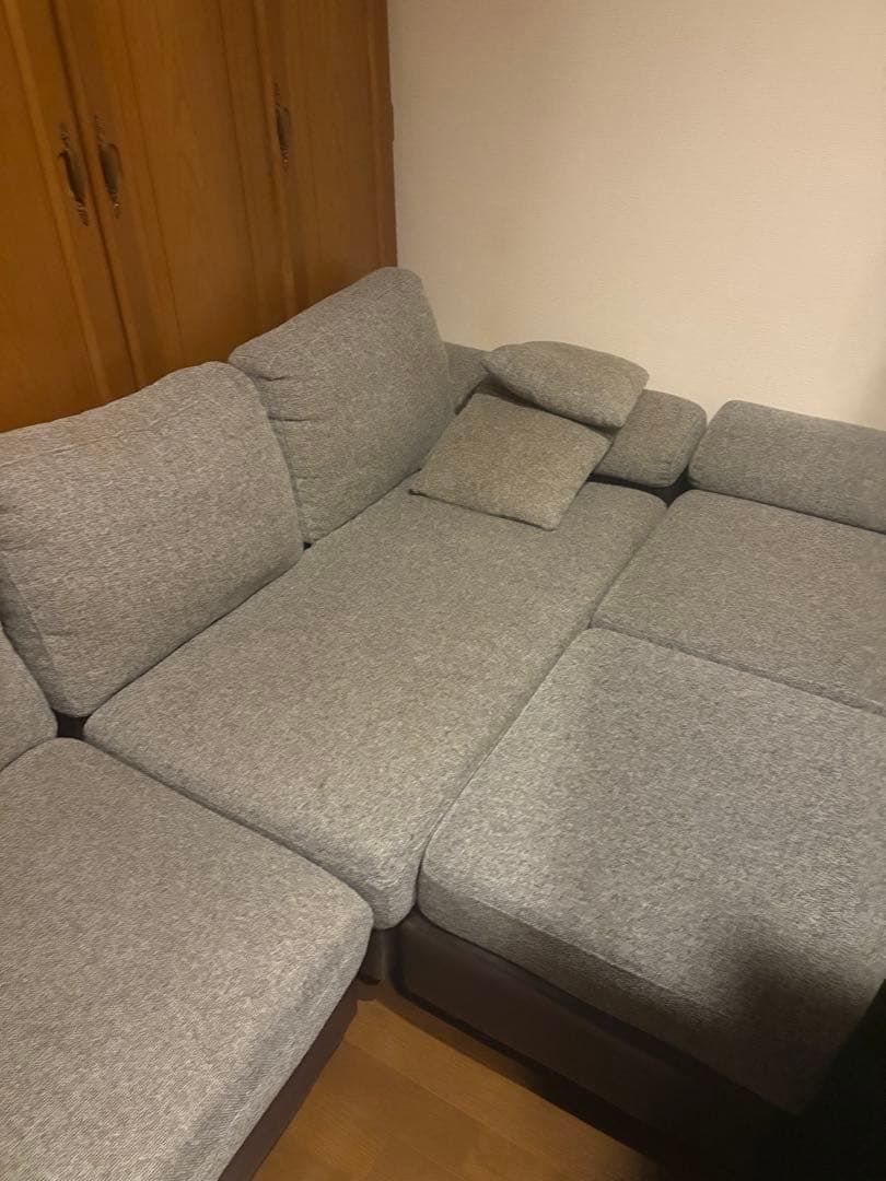 グレー L字型ソファ 3クッション付き　家具　ソファー　ベット