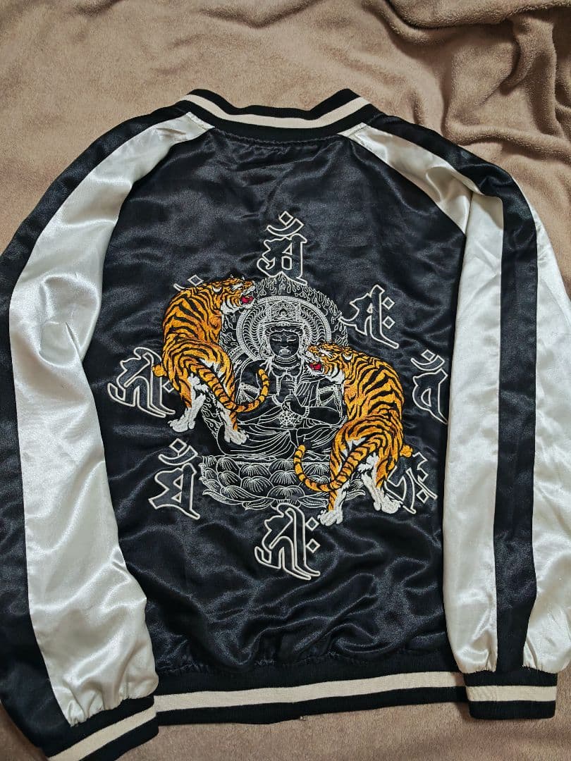 FUGUTATEN 仏 虎 日本限定 スカジャン vintage サテン 黒 - メルカリ